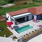 Sugari Villa *